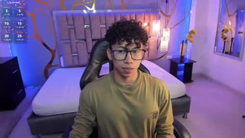 Snapshot of akazaboy chatting on 02/28/25, 05:04 akazaboy online show from 02/28/25, 05:04