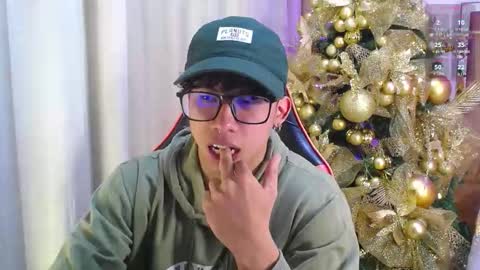 akazaboy online show from 12/17/25, 04:07