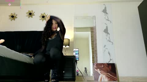Snapshot of akemirosse chatting on 04/01/26, 08:06 Akemi online show from 04/01/26, 08:06