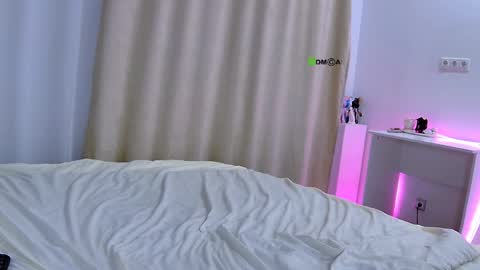 Snapshot of akerya chatting on 06/08/26, 01:09 Hi Im Oli online show from 06/08/26, 01:09