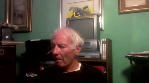 Snapshot of akhar chatting on 10/20/25, 06:36 akhar online show from 10/20/25, 06:36