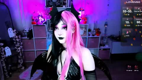 Snapshot of aki__ra chatting on 11/04/25, 10:31 Aki online show from 11/04/25, 10:31