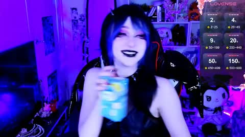 Snapshot of aki__ra chatting on 04/11/26, 12:04 Aki online show from 04/11/26, 12:04