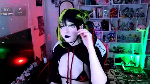 Snapshot of aki__ra chatting on 07/28/26, 07:04 Aki online show from 07/28/26, 07:04