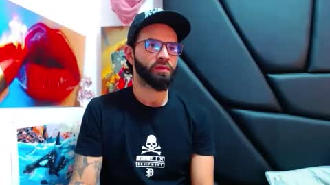 Snapshot of akiles_r chatting on 03/24/26, 11:54 akiles online show from 03/24/26, 11:54