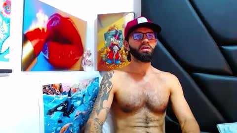 Snapshot of akiles_r chatting on 03/31/26, 11:16 akiles online show from 03/31/26, 11:16