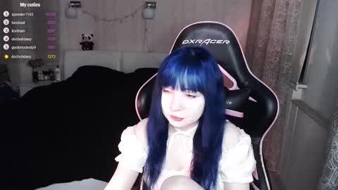 akirahartyx online show from 12/04/25, 04:27