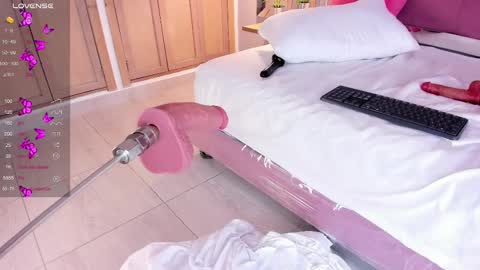 Snapshot of akirakings chatting on 02/27/25, 06:40 AKIRA online show from 02/27/25, 06:40