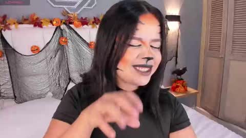 Snapshot of akirakings chatting on 10/17/25, 04:15 AKIRA online show from 10/17/25, 04:15