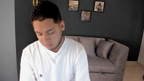 Snapshot of akon_2 chatting on 02/23/26, 10:18 Akoon online show from 02/23/26, 10:18