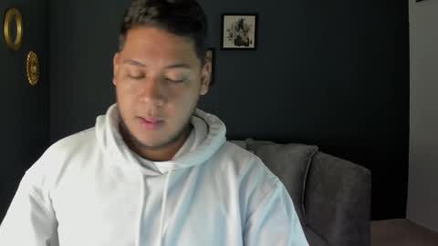 Snapshot of akon_2 chatting on 02/24/26, 10:30 Akoon online show from 02/24/26, 10:30