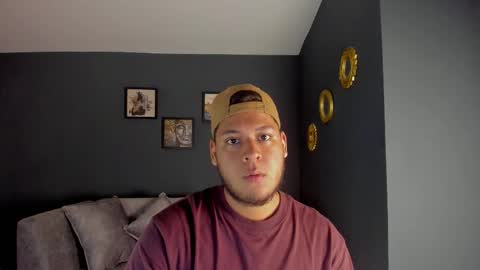 Snapshot of akon_2 chatting on 02/25/26, 09:35 Akoon online show from 02/25/26, 09:35