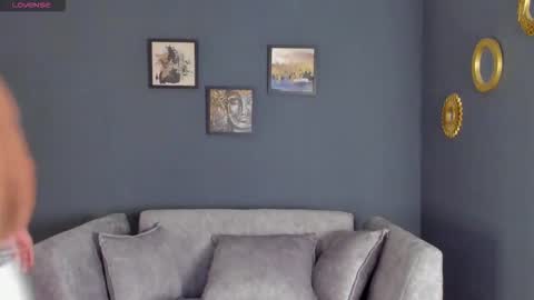 Snapshot of akon_2 chatting on 03/03/26, 11:54 Akoon online show from 03/03/26, 11:54