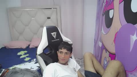 Akyra latin online show from 01/19/26, 03:27