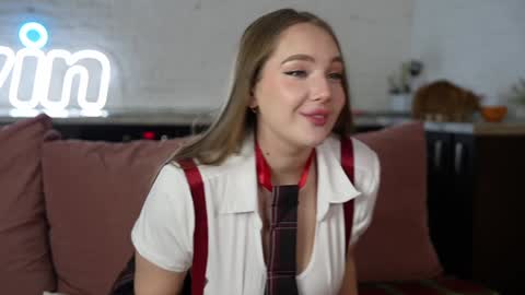 Snapshot of al1ce_fox chatting on 12/18/24, 08:14 Alice and Nate online show from 12/18/24, 08:14