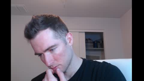 Snapshot of al3xzanderth3gr3at chatting on 11/18/25, 07:46 Alex online show from 11/18/25, 07:46