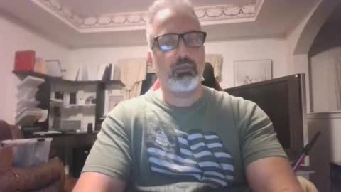 Snapshot of aladdin31673 chatting on 11/20/25, 02:12 aladdin31673 online show from 11/20/25, 02:12