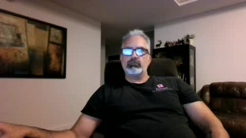 Snapshot of aladdin31673 chatting on 06/06/26, 01:54 aladdin31673 online show from 06/06/26, 01:54