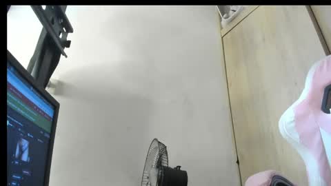 Snapshot of alahia66 chatting on 05/07/26, 01:05 alahia66 online show from 05/07/26, 01:05