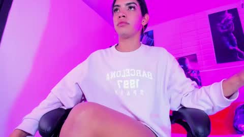 Snapshot of alahia__rodriguez chatting on 01/05/25, 12:31 Alahia Rodriguez online show from 01/05/25, 12:31