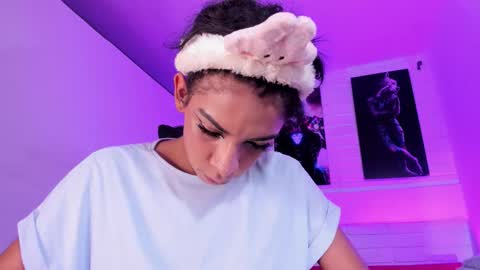 Alahia Rodriguez online show from 11/28/25, 10:12