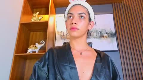 Alahia Rodriguez online show from 05/21/26, 08:27
