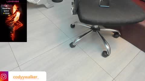 Snapshot of alahia_dangelo_ chatting on 04/19/26, 01:21 ALAHIA online show from 04/19/26, 01:21
