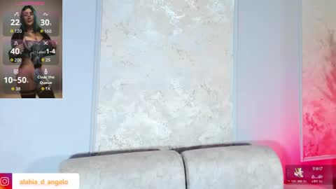 Snapshot of alahia_dangelo_ chatting on 06/18/26, 06:01 ALAHIA online show from 06/18/26, 06:01