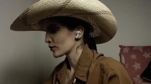           online show from 10/16/25, 09:21