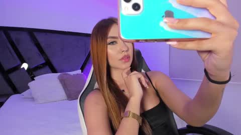 Snapshot of alahiaa1_ chatting on 09/29/25, 03:55 Alahia online show from 09/29/25, 03:55