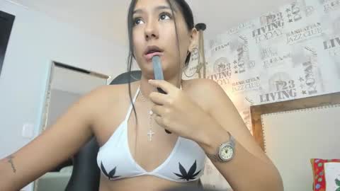 Snapshot of alahiacruz1 chatting on 12/04/25, 03:16 A L A H I A online show from 12/04/25, 03:16