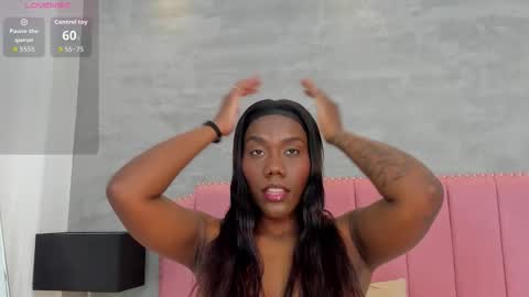 Snapshot of alaia_colins chatting on 12/17/25, 03:01 alaia_colins online show from 12/17/25, 03:01