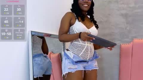 Snapshot of alaia_colins chatting on 01/17/26, 03:22 alaia_colins online show from 01/17/26, 03:22