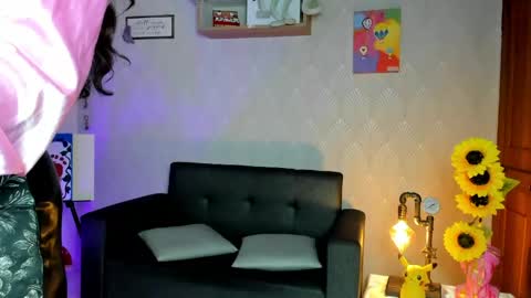 Snapshot of alaia_love77 chatting on 04/18/26, 10:43 Alaia online show from 04/18/26, 10:43