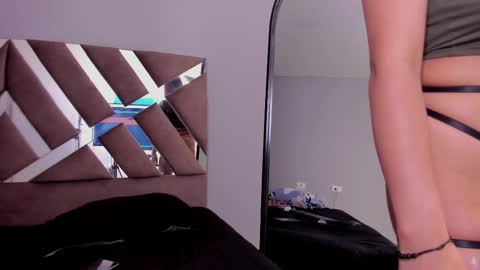 Snapshot of alaia_soto chatting on 03/08/25, 03:35 alaia_soto online show from 03/08/25, 03:35