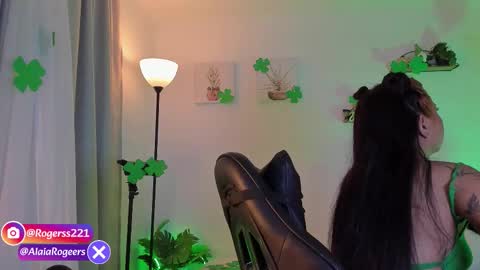 Snapshot of alaiarogerss chatting on 03/17/26, 10:29 online show from 03/17/26, 10:29