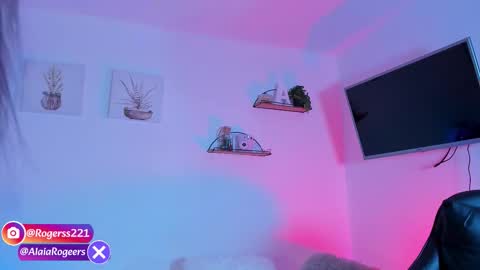 Snapshot of alaiarogerss chatting on 03/18/26, 10:18 online show from 03/18/26, 10:18