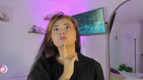 Snapshot of alaiarogerss chatting on 04/02/26, 10:24 online show from 04/02/26, 10:24