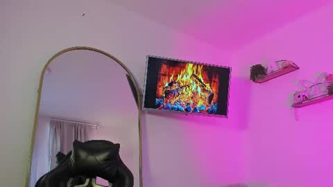 Snapshot of alaiarogerss chatting on 07/03/26, 11:27 online show from 07/03/26, 11:27