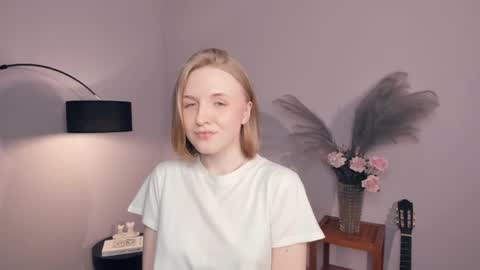 Snapshot of alaineborg chatting on 04/23/26, 02:08 Eva online show from 04/23/26, 02:08