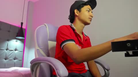 Alam online show from 09/30/25, 01:38