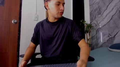 Snapshot of alan__smith chatting on 11/12/25, 07:57 alan__smith online show from 11/12/25, 07:57