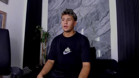 Snapshot of alan__smith chatting on 11/13/25, 07:57 alan__smith online show from 11/13/25, 07:57