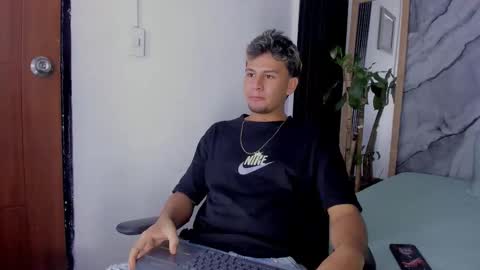 Snapshot of alan__smith chatting on 11/15/25, 07:54 alan__smith online show from 11/15/25, 07:54