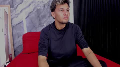 Snapshot of alan__smith chatting on 11/20/25, 07:35 alan__smith online show from 11/20/25, 07:35