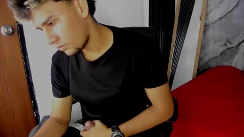 Snapshot of alan__smith chatting on 11/28/25, 08:00 alan__smith online show from 11/28/25, 08:00