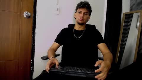 Snapshot of alan__smith chatting on 01/12/26, 08:03 alan__smith online show from 01/12/26, 08:03