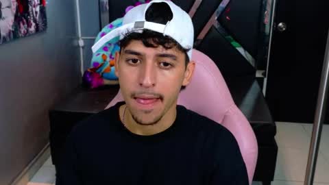 Snapshot of alan_del_reyx chatting on 09/22/25, 10:01 ALAN DEL REY online show from 09/22/25, 10:01