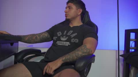 Snapshot of alan_muscle chatting on 04/06/26, 05:52 Alan online show from 04/06/26, 05:52