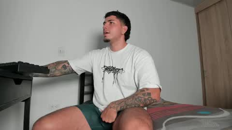 Snapshot of alan_muscle chatting on 04/23/26, 06:14 Alan online show from 04/23/26, 06:14